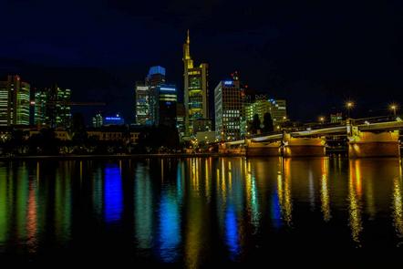 Frankfurt bei Nacht Ronald Kuraetzki-Annahme